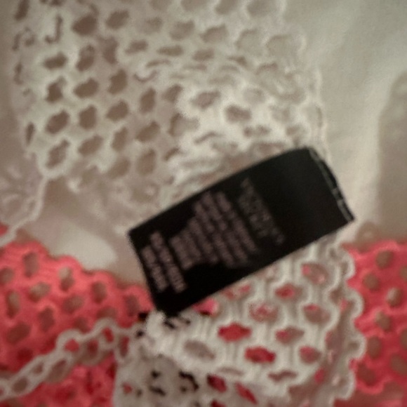 Victoria’s Secret Set of 3 Lacy Thongs - XS (Brand New) - Picture 4 of 10